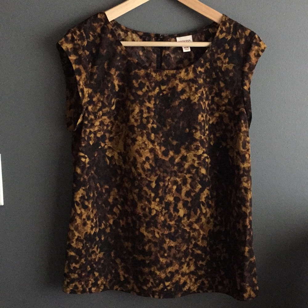 SOLD! Capsleeve cheetah print blouse T-shirt